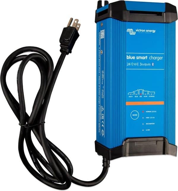 Blue Smart IP22 Charger 24/16(3) 230V AU/NZ BPC241648012