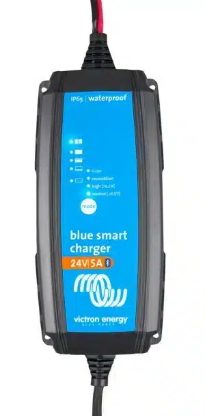 Blue Smart IP65 Charger 24/5(1) 230V AU/NZ Retail BPC240531014R